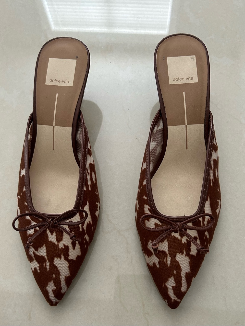 Dolce Vita Brown & Cream Pointed-Toe Bow Mule Flats